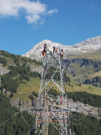 Leitungssanierung San Bernardino Etappe 2015 Los 3, 400 kV Soazza - Sils i.D. Leitungssanierung San Bernardino Etappe 2015 Los 3, 400 kV Soazza - Sils i.D.